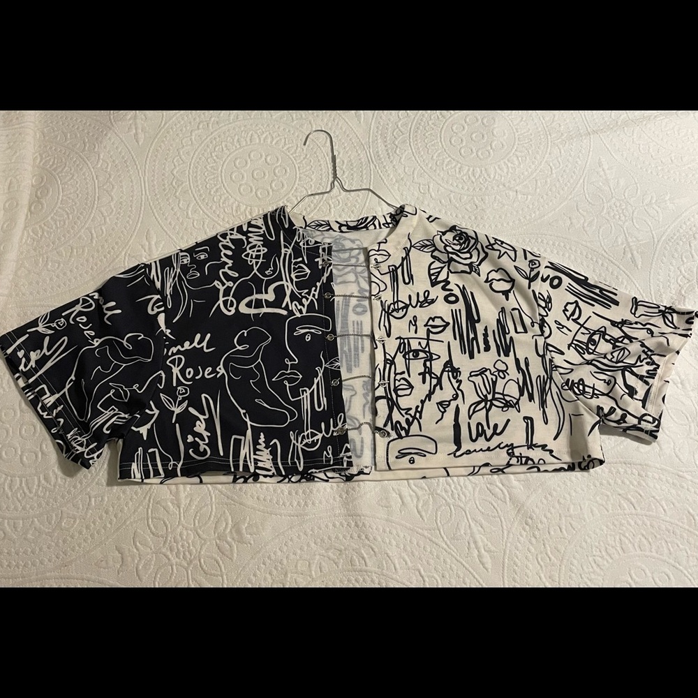 Crop Top -No size Tag - Fits like a L/XL.
